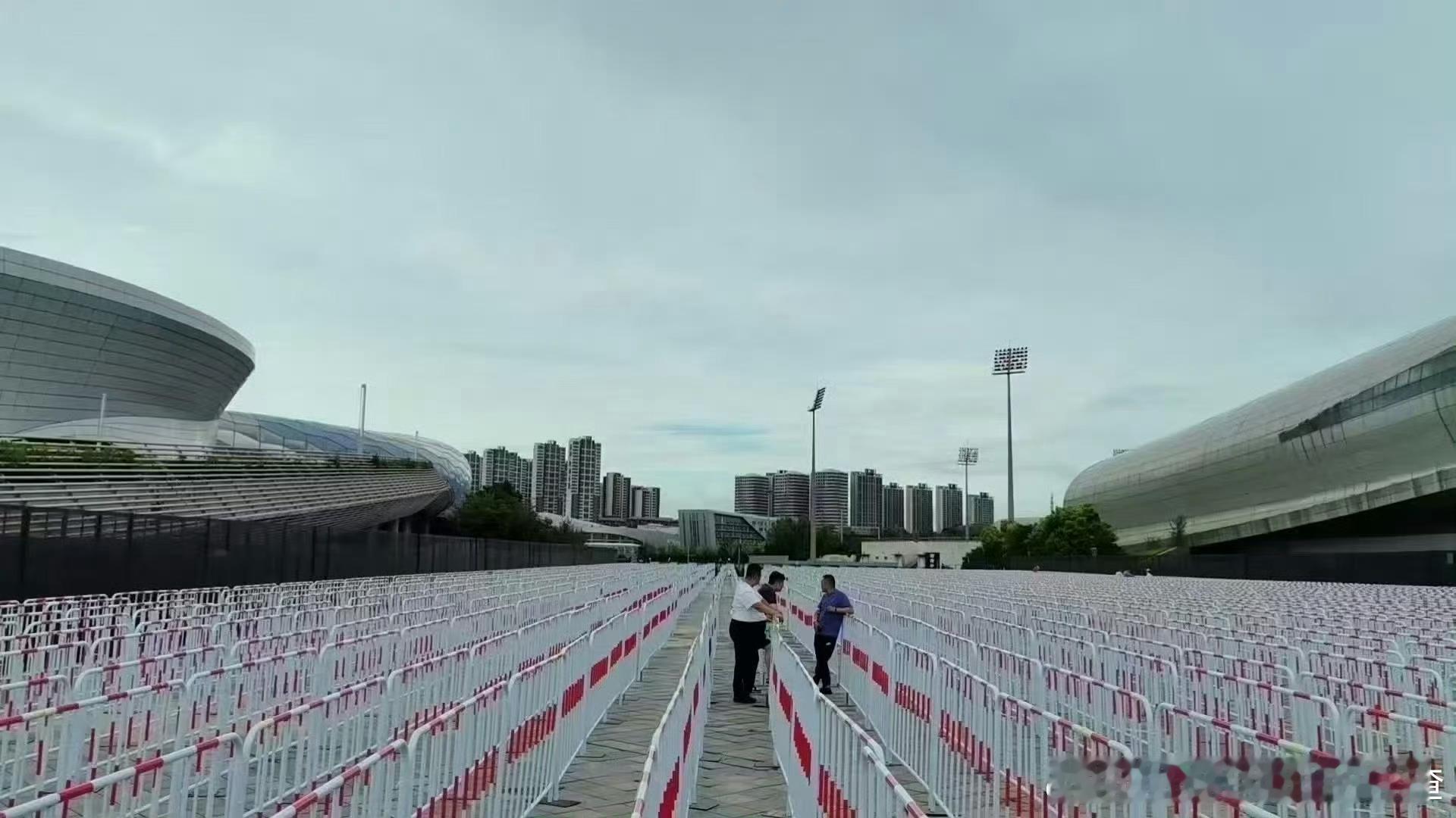 刷到以为楼丝去大连跨栏了 ​​​
