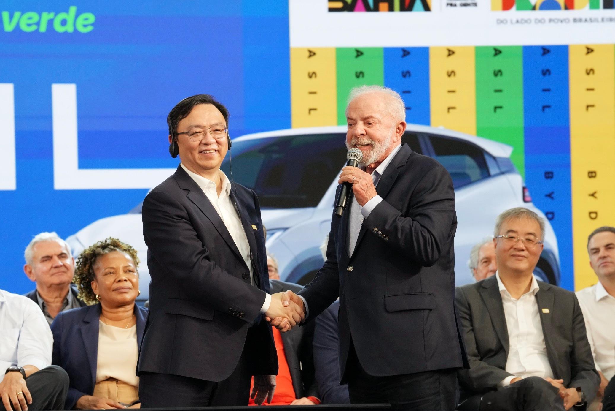比亚迪太给国人长脸了！10月9日第1400万辆新能源车在巴西工厂下线，成为全球首