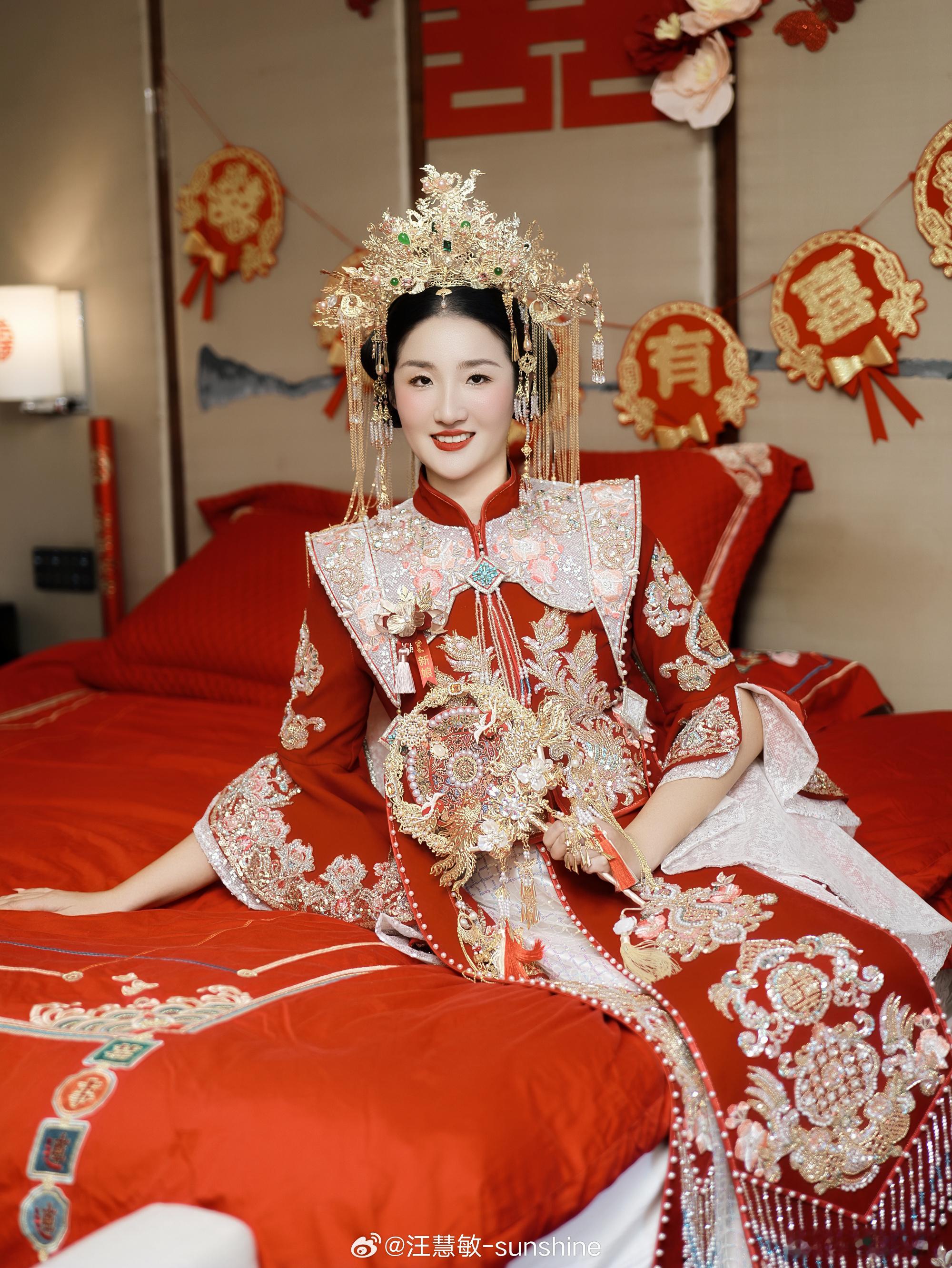 中国女排[超话]  2014女排世锦赛亚军，前中国女排国手汪慧敏近日大婚祝福世界