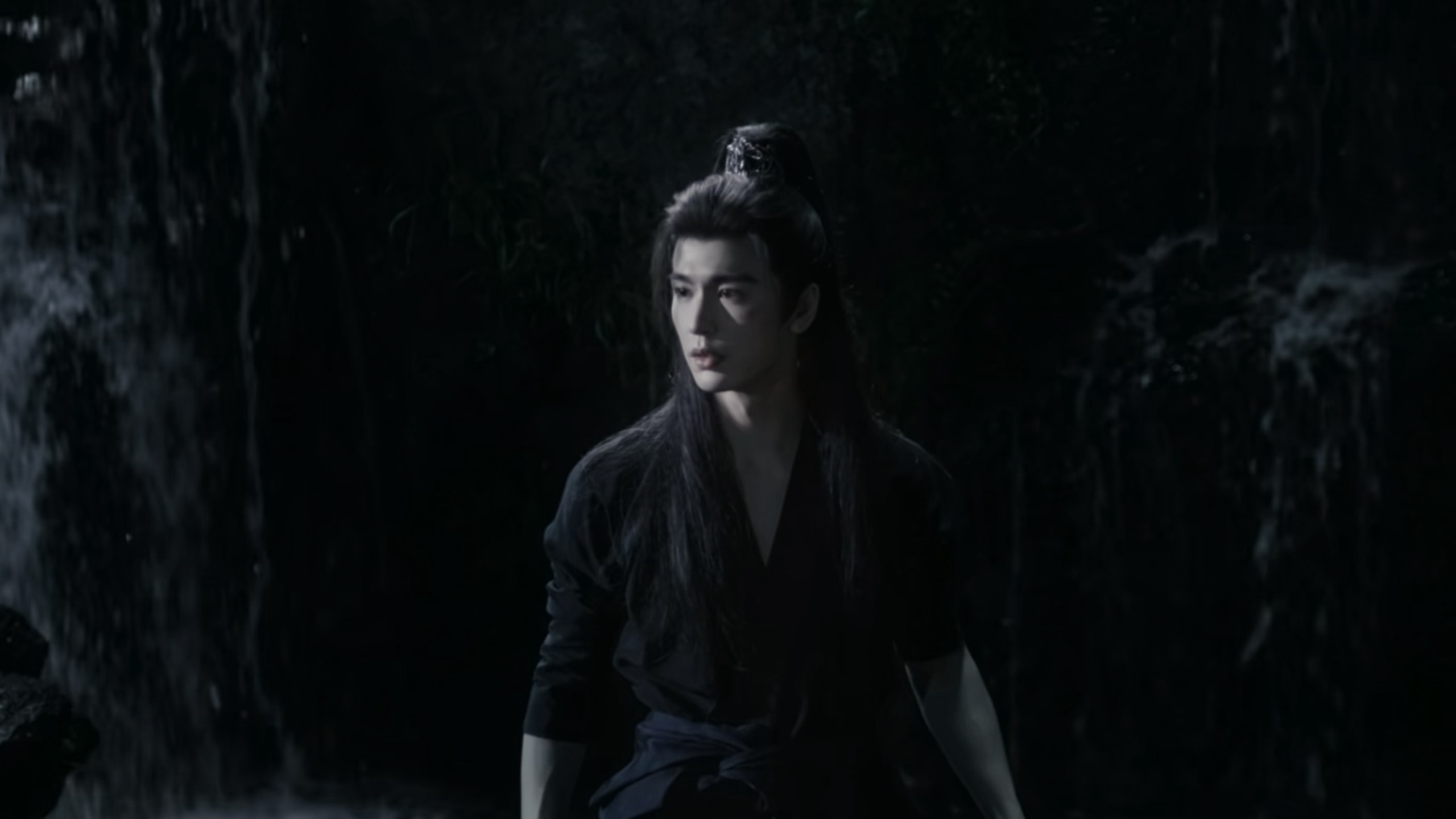 上一秒还是凶神恶煞下一秒眼睛都亮了。。。。我就吃这种。。 