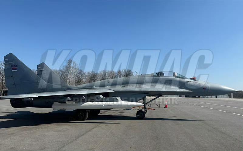 🛩️ 首见塞 尔 维 亚空 军米格-29挂载东方CM-400AKG超音速空对地