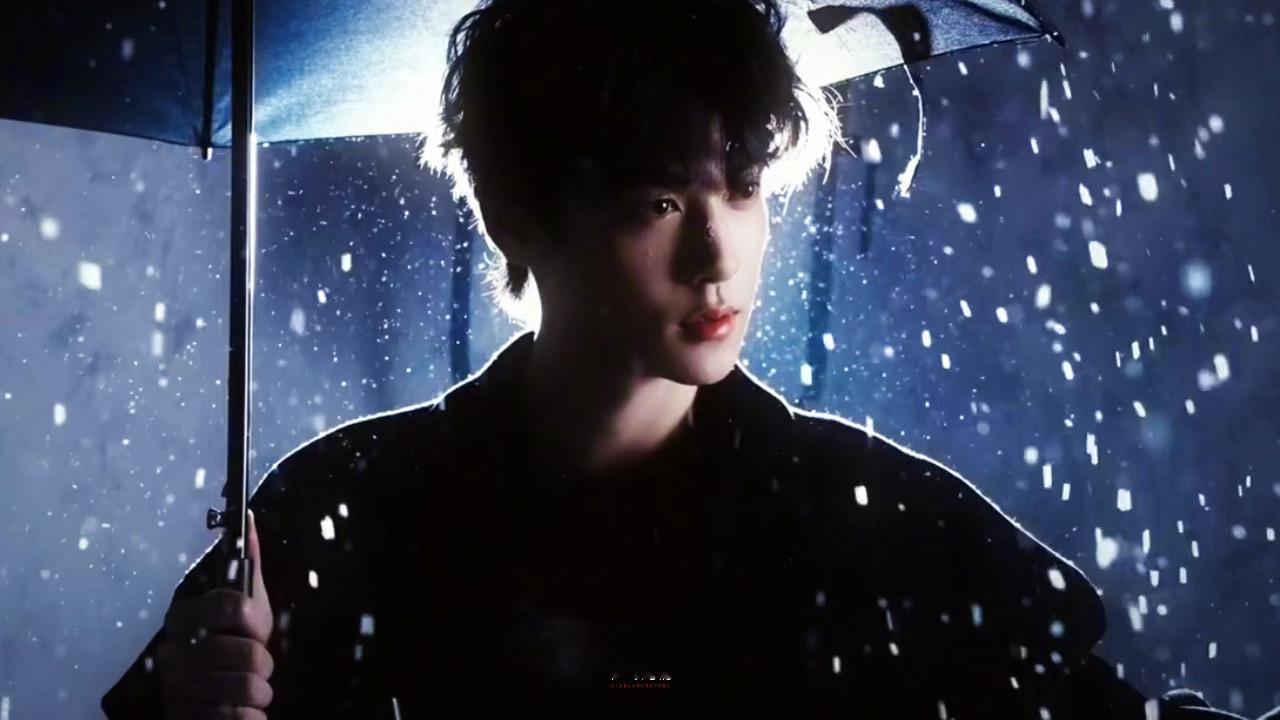 田栩宁雪中执伞氛围感的神