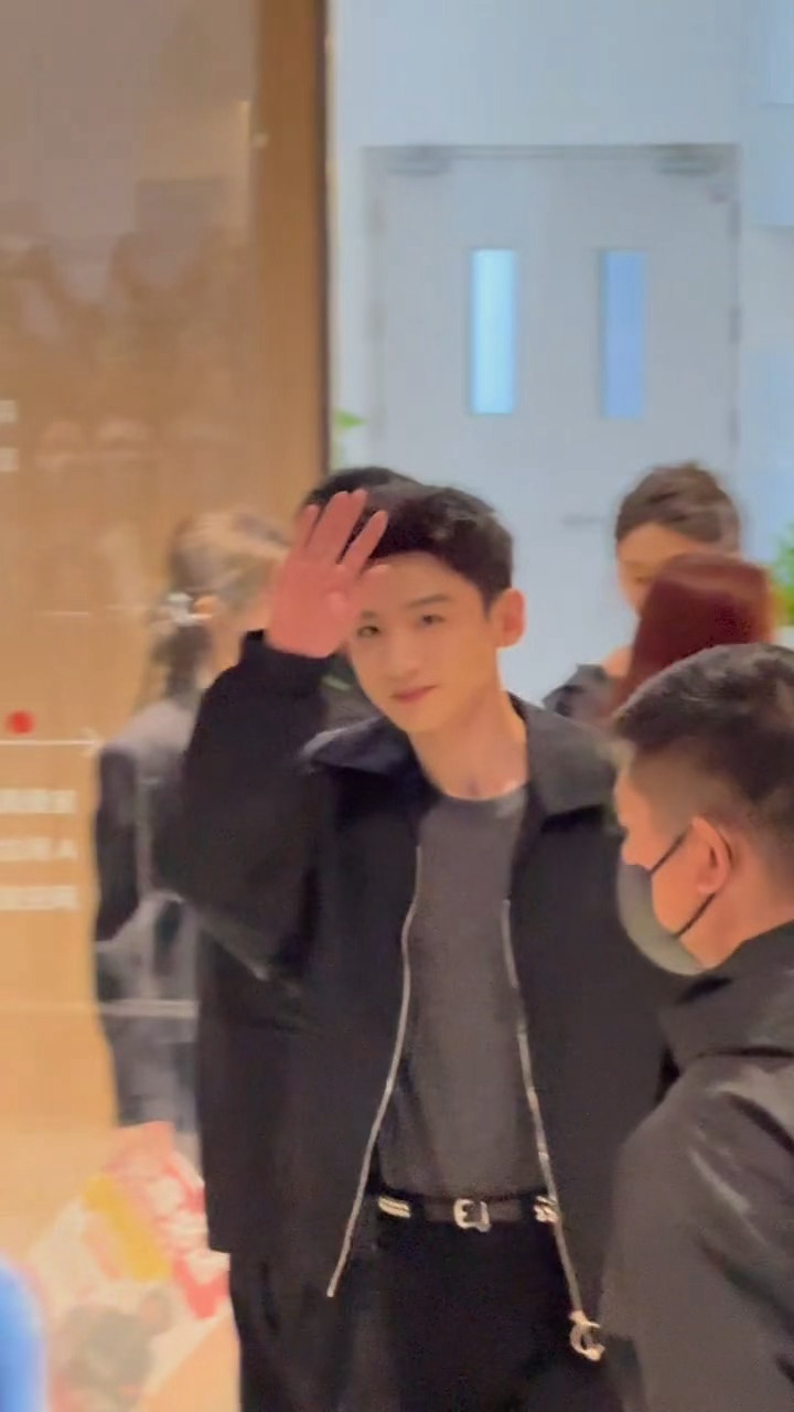 刷到一个难哄剧宣期的白敬亭 