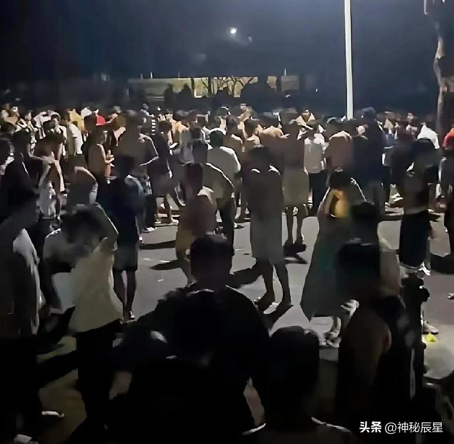 甘肃地震给我们带来的不止是伤痛，还有深刻的教训。逃生时，手机和钱都不重要，记得带