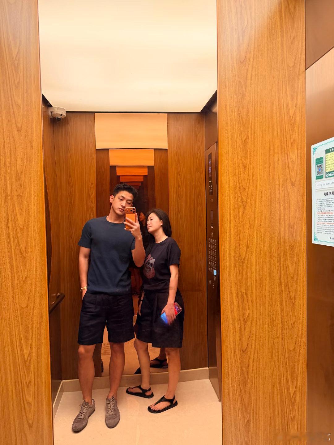李嘉格和男友误入情侣吵架现场 爱的修学旅行 谁懂啊，撞见情侣吵架，站也不是走也不