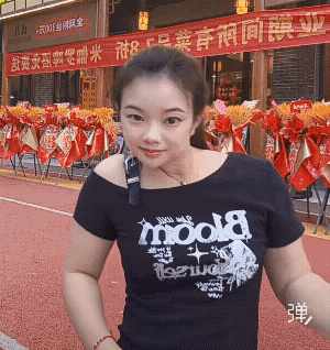 这是我见过最灵活的脖子，真让人佩服得五体投地![捂脸]