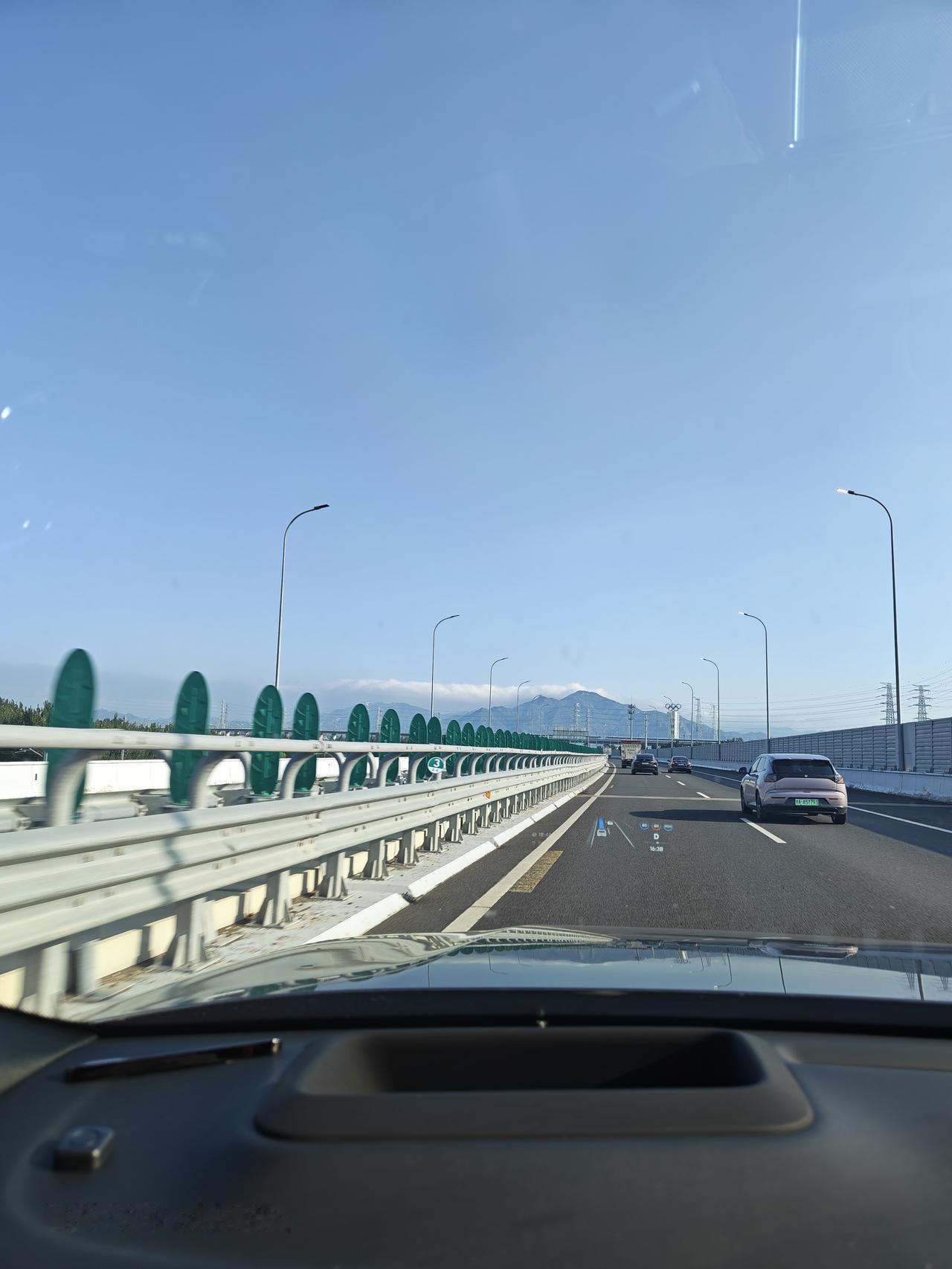 看来今天预报的大雨暴雨又要爽约了