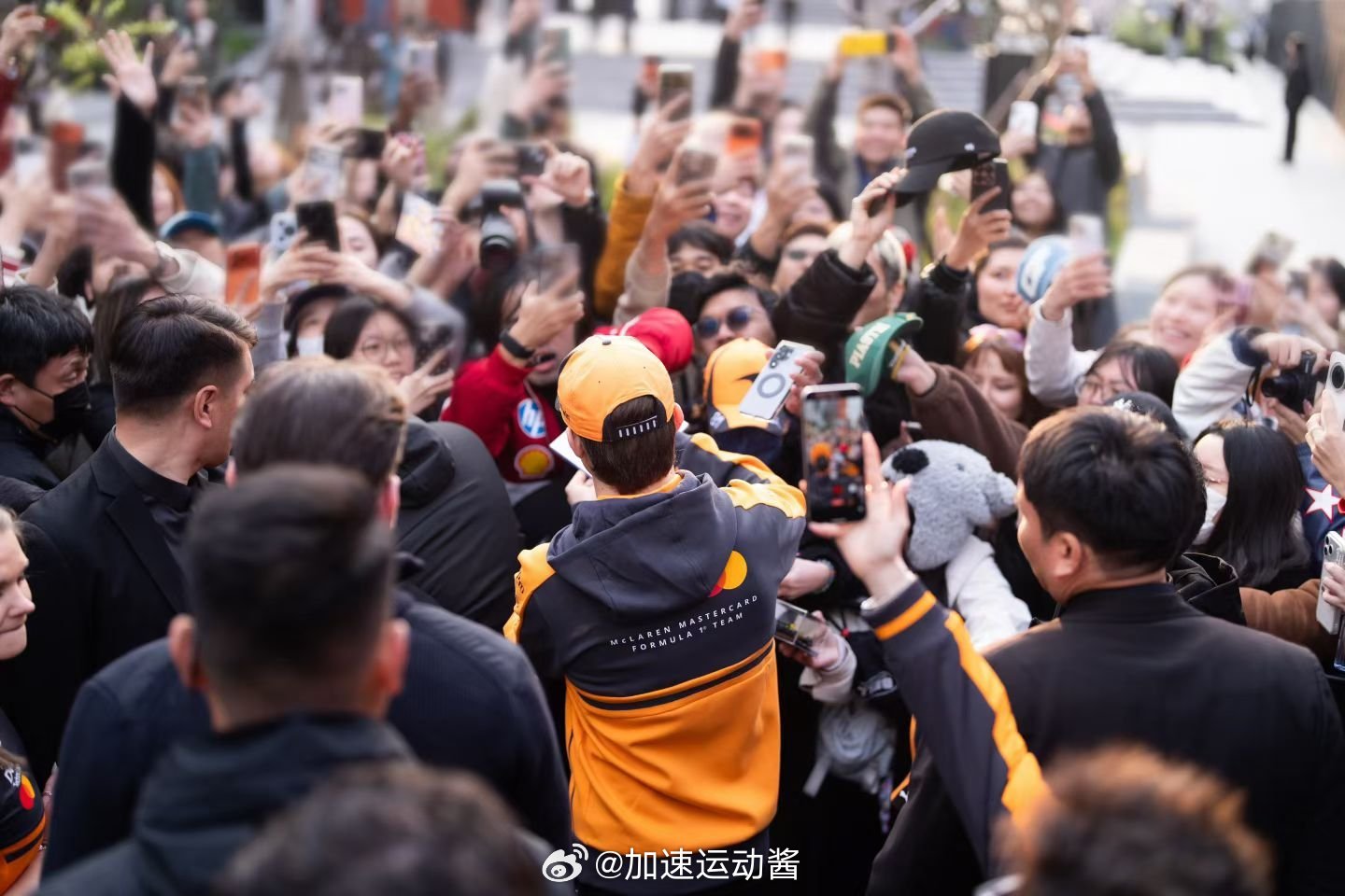 昨天的F1去看了吗？真的是people mountain people sea.