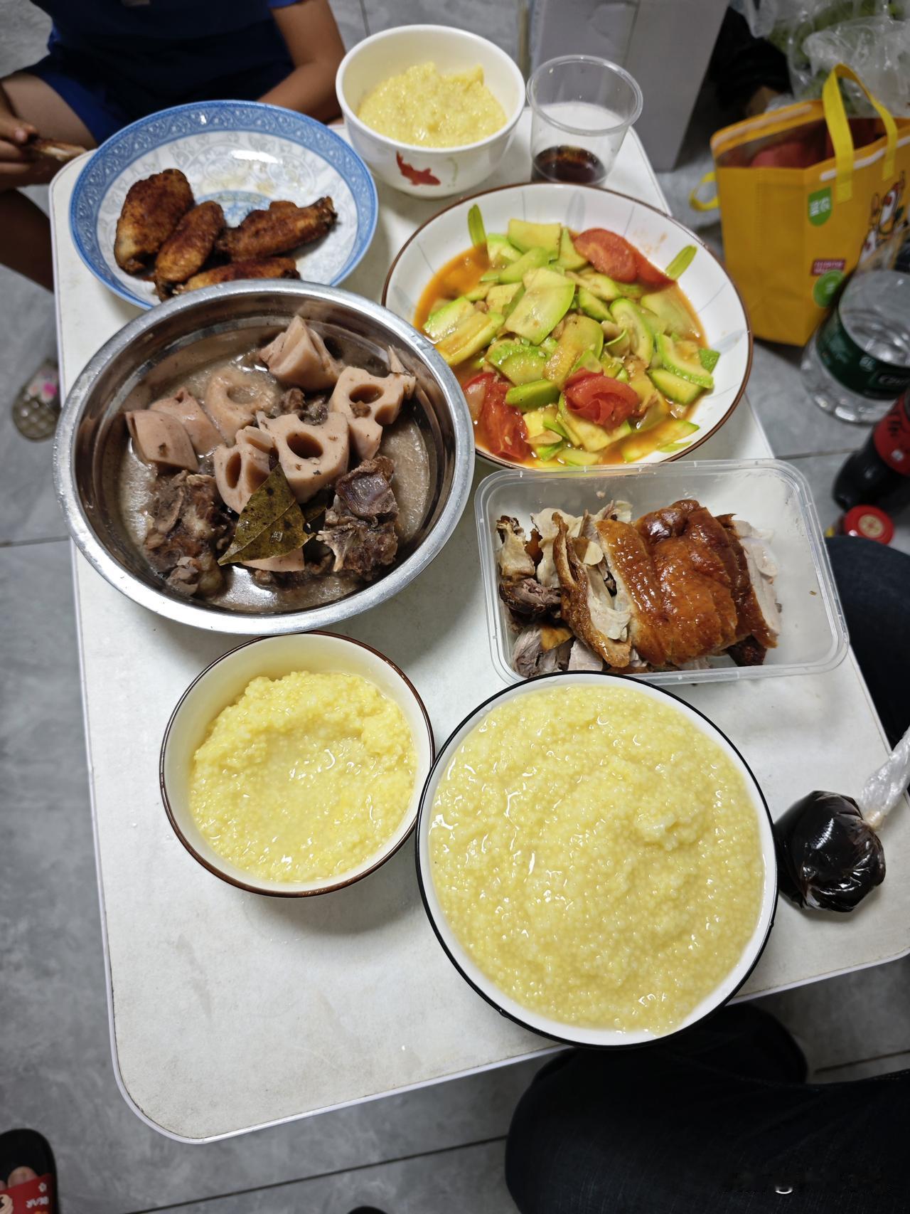 有时候都不想做饭菜了，可是外面吃没什么好吃，又贵吃不饱，不卫生等等。

老公也说