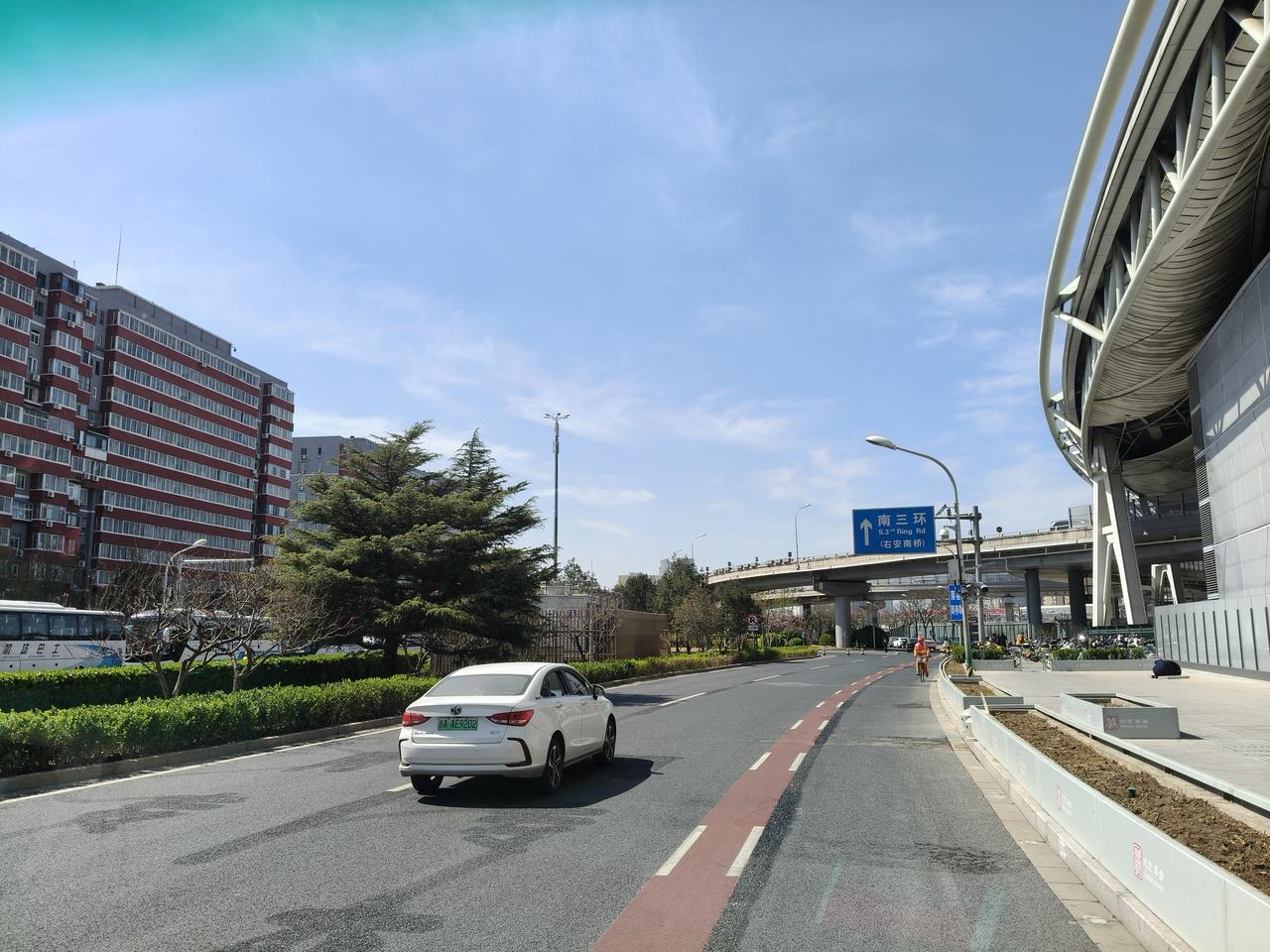 恢复了畅游大北京的节奏
大北京着实美不胜收。在这草长莺飞的时节，若把自己锁在家里