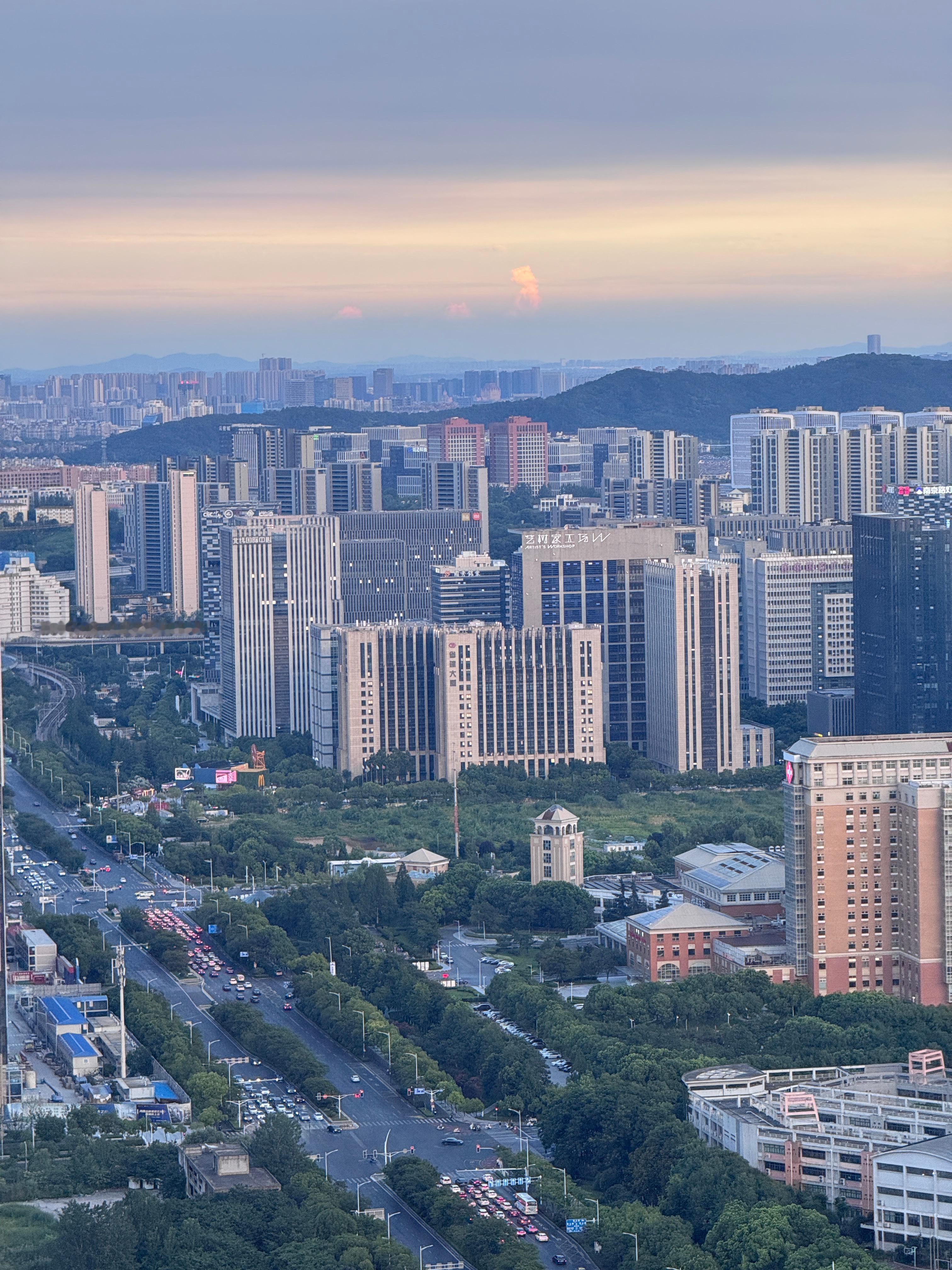 都在下班路上了嘛？ ​​​