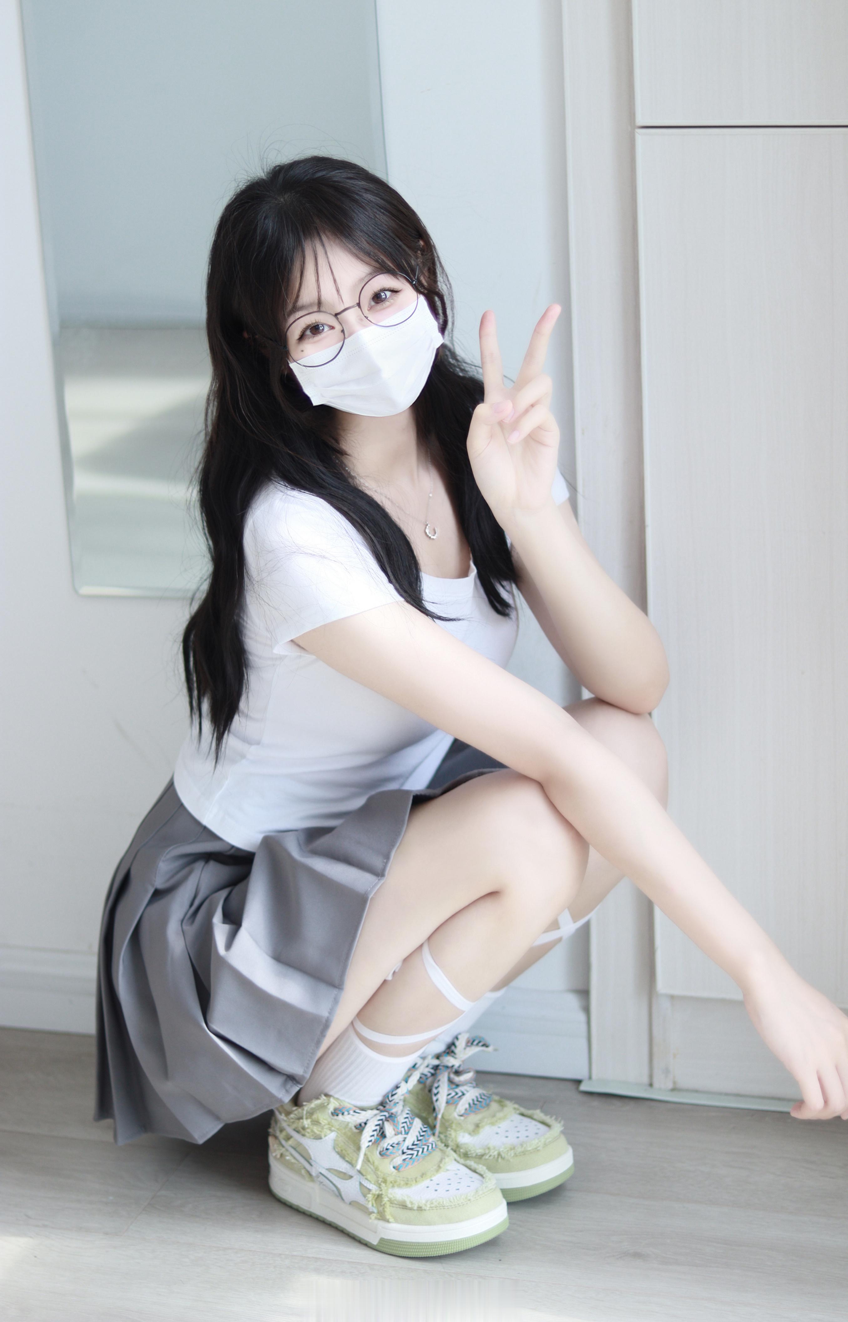 有个爱穿短裙的女朋友是什么体验？ ​​​