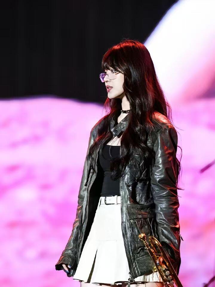 这小号吹得我是丝毫不敢分神 鸿蒙星光盛典先导片的高光时刻，是郜一霏带来的小号独奏