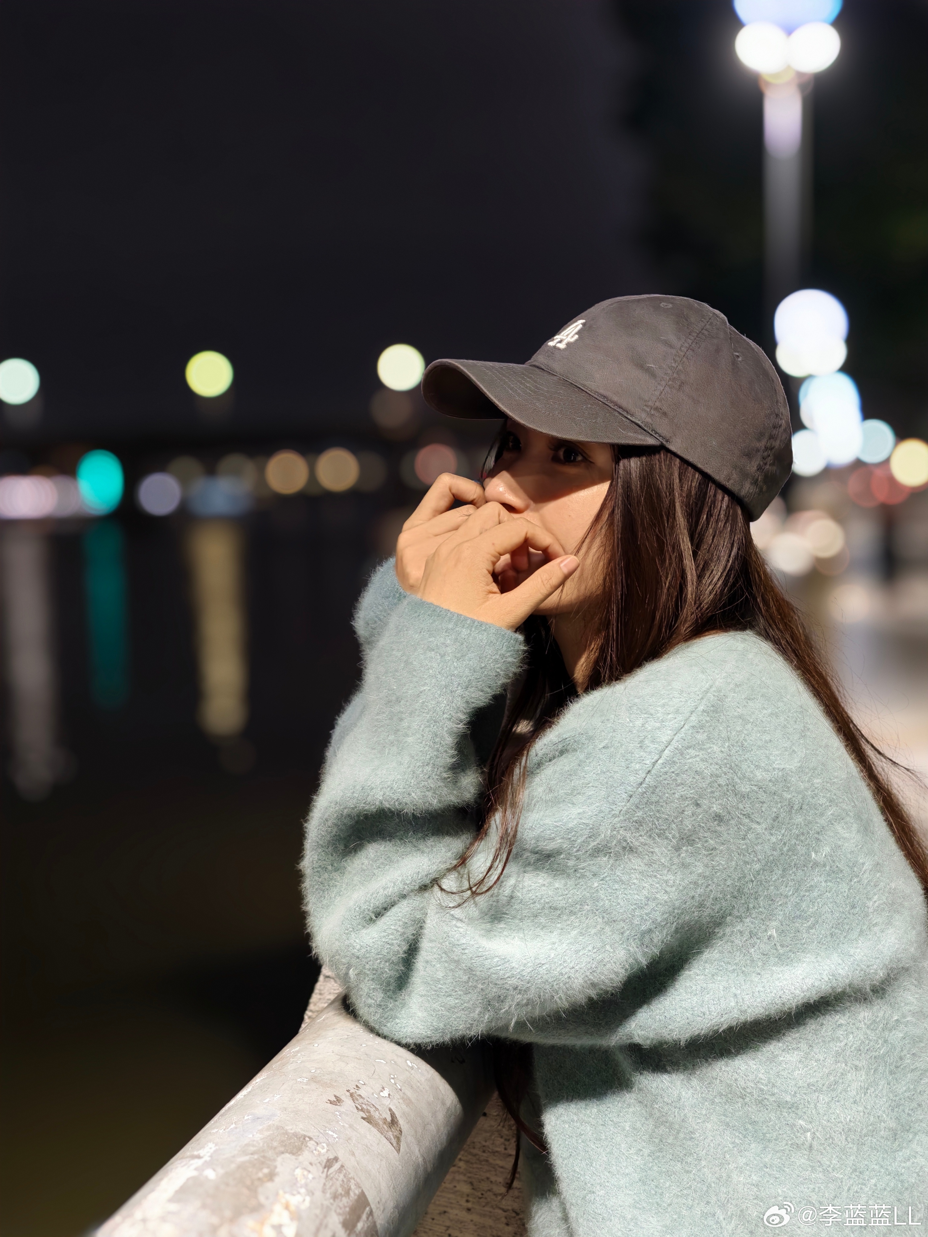 要不要一起去散散步，我们也很久没见啦！ 