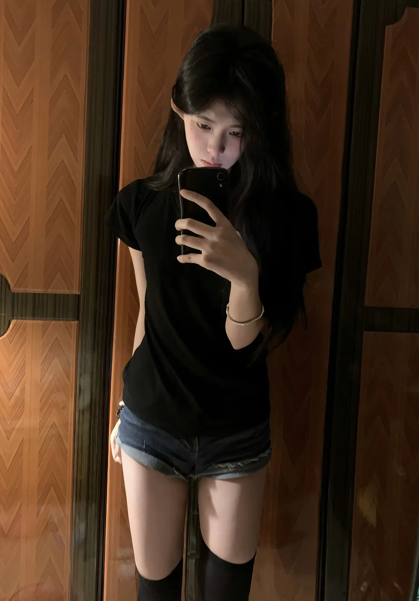 Y你说你喜欢我 那我问你 我眼角的痣在左边还是右边