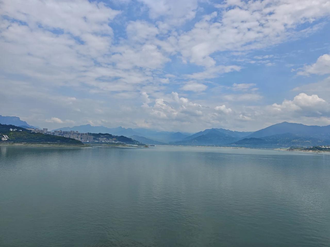 浙江的分数算法与其他省不一样，604应该没有看起来那么高，但肯定过一本线了，考大