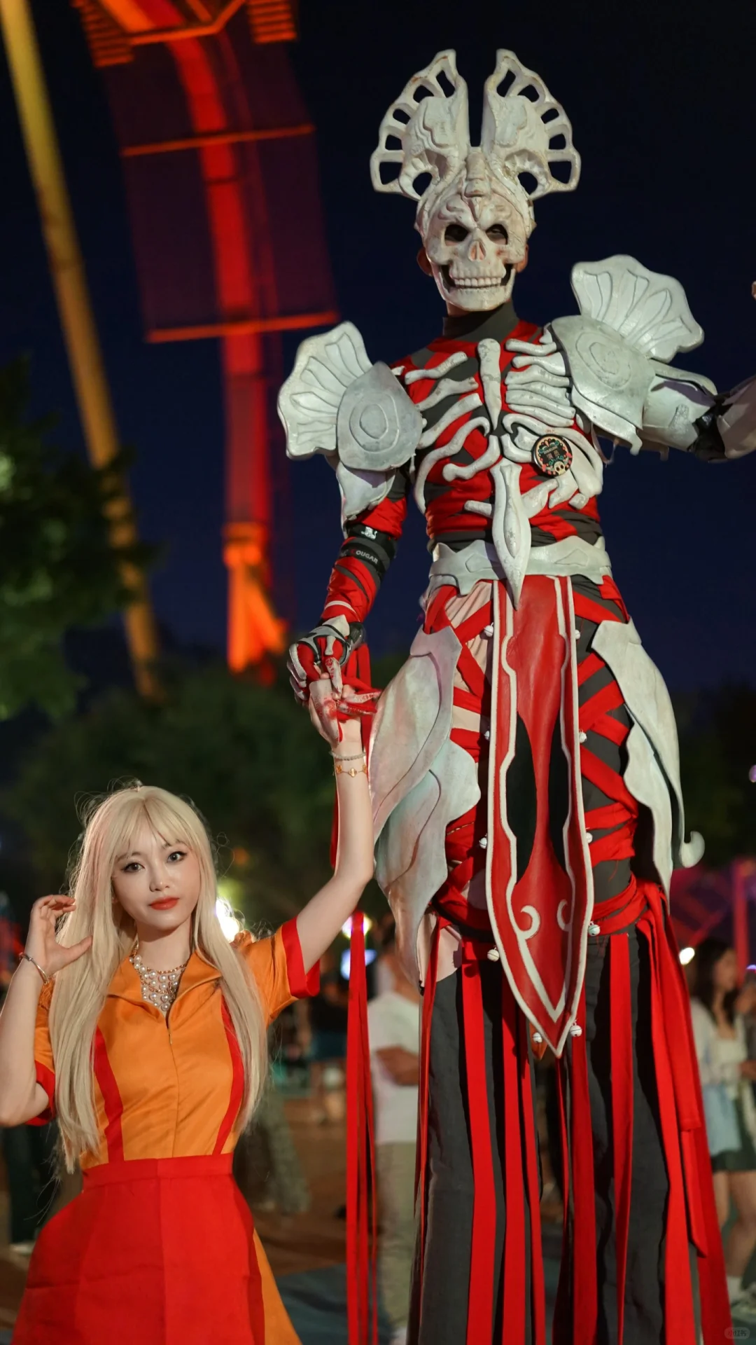 在万圣party上差点被电锯砍了😶‍🌫️