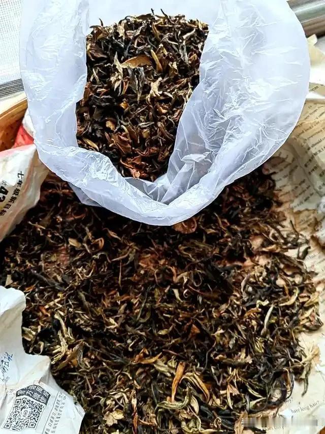 夏天冰箱异味重？不用买除味剂，家里一物轻松搞定

入夏了，天气热，买来吃不完的瓜