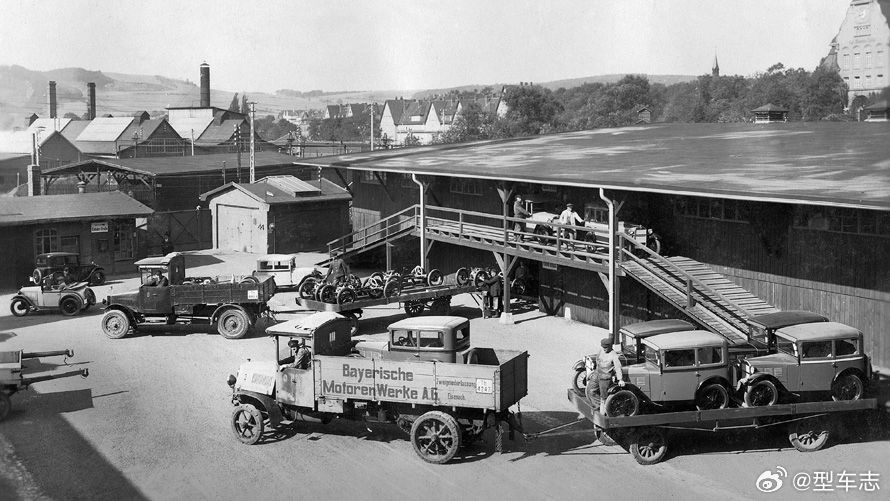 今天是 BMW 的生日。1916 年 3 月 7 日，一家生产航空发动机的公司在