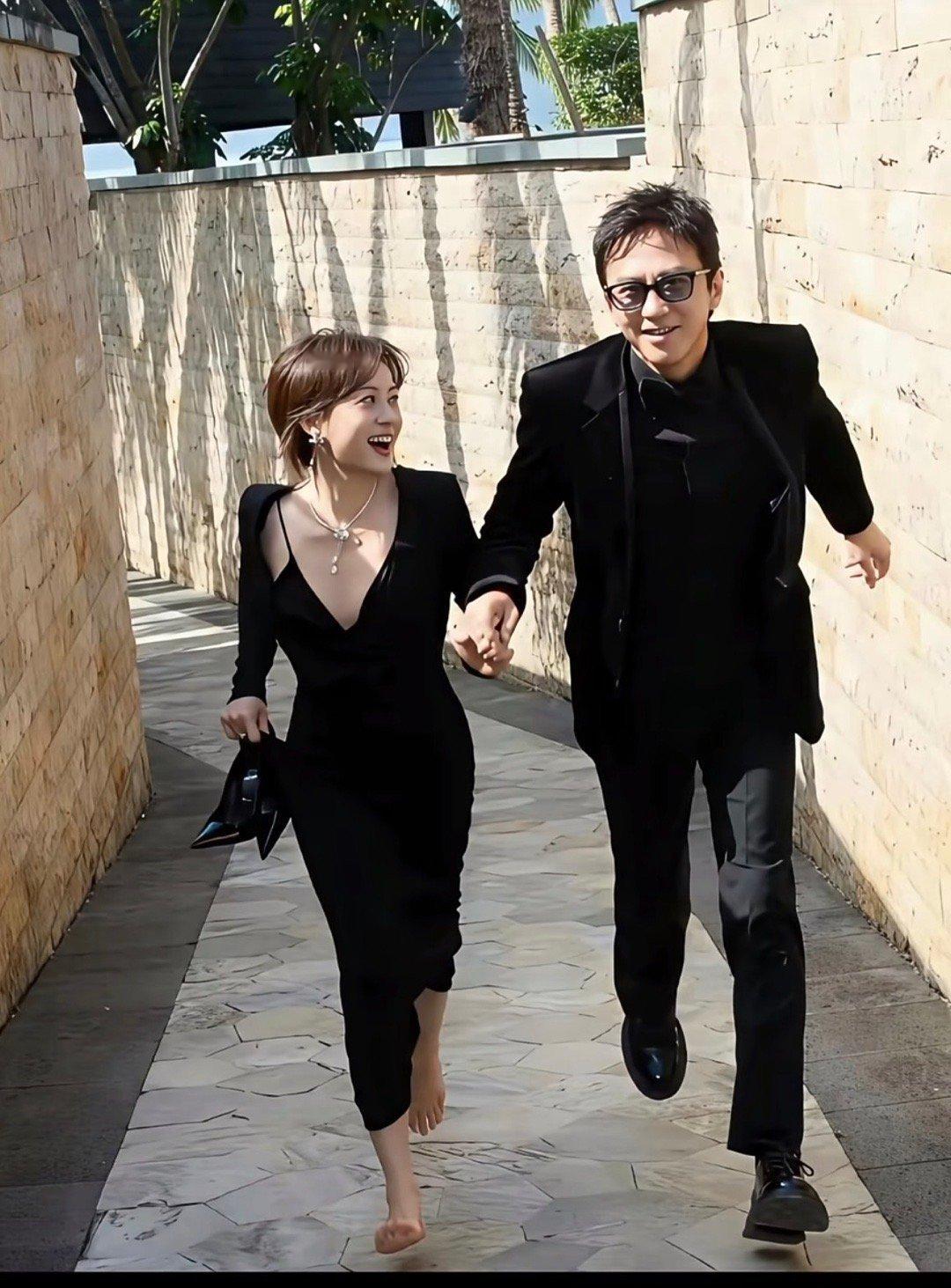 邓超忘给孙俪准备16年纪念日的礼物邓超，有一种猖狂是不送礼还索要礼物🎁娘娘会赏