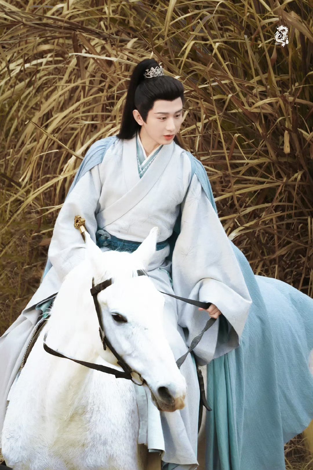 成毅卢云开机两周年  成毅英雄志开机两周年了  成毅卢云开机两周年快乐，谁懂啊我