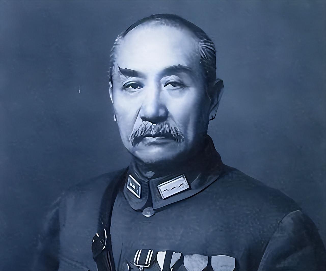 1914 年，山西太原督军府喜房内，31 岁的阎锡山揭开 14 岁新娘徐兰森的红