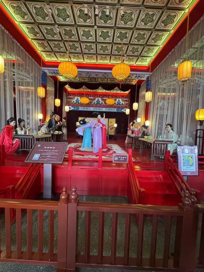 每天夜深人静都会想起前世的恋人泪流满面，情到深处控制不住，前世究竟有多爱恋今生才