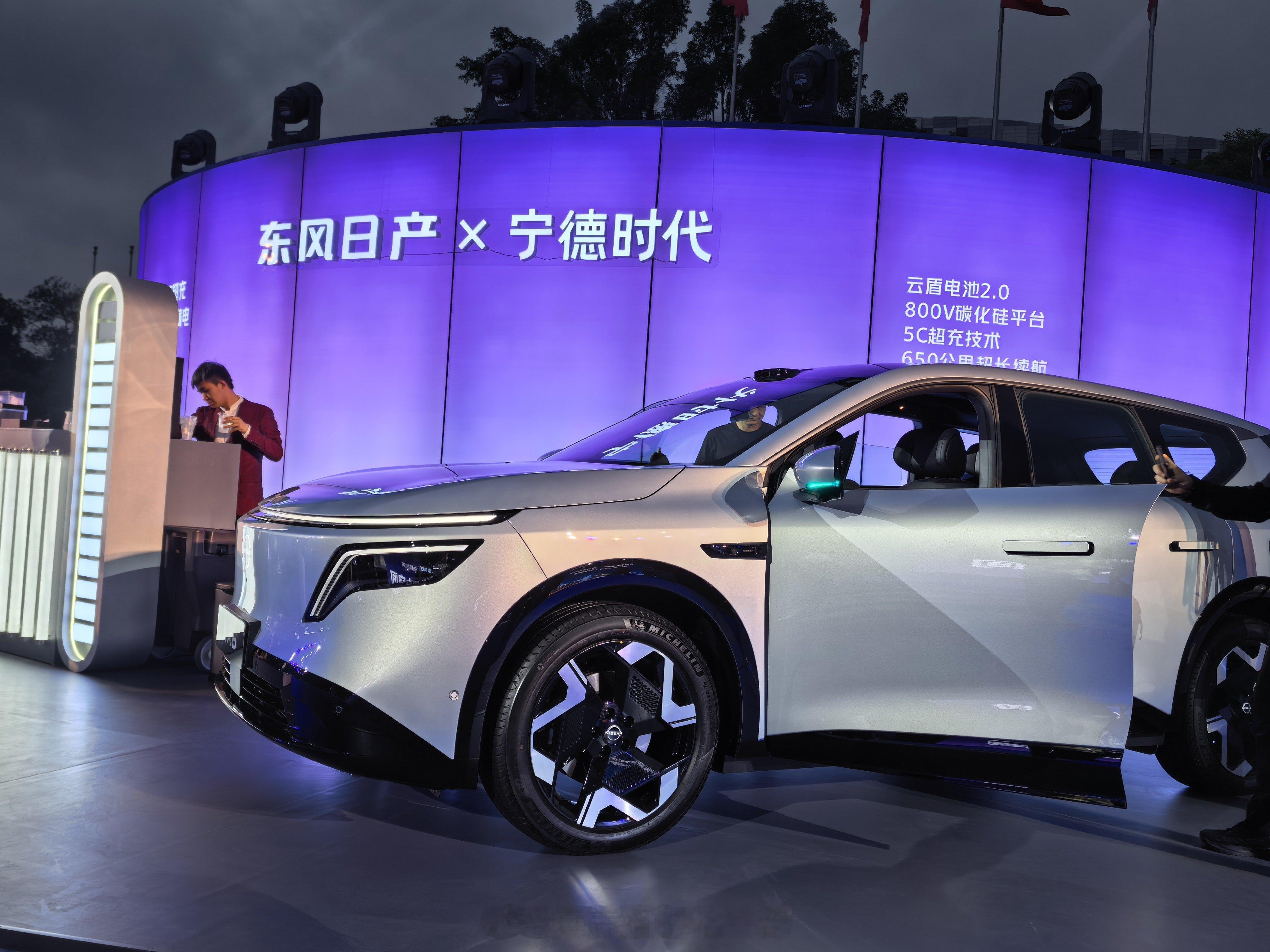 喜欢合资的真可以看看日产NX8，上市30分钟，累计订单8423台!相当可以了。价