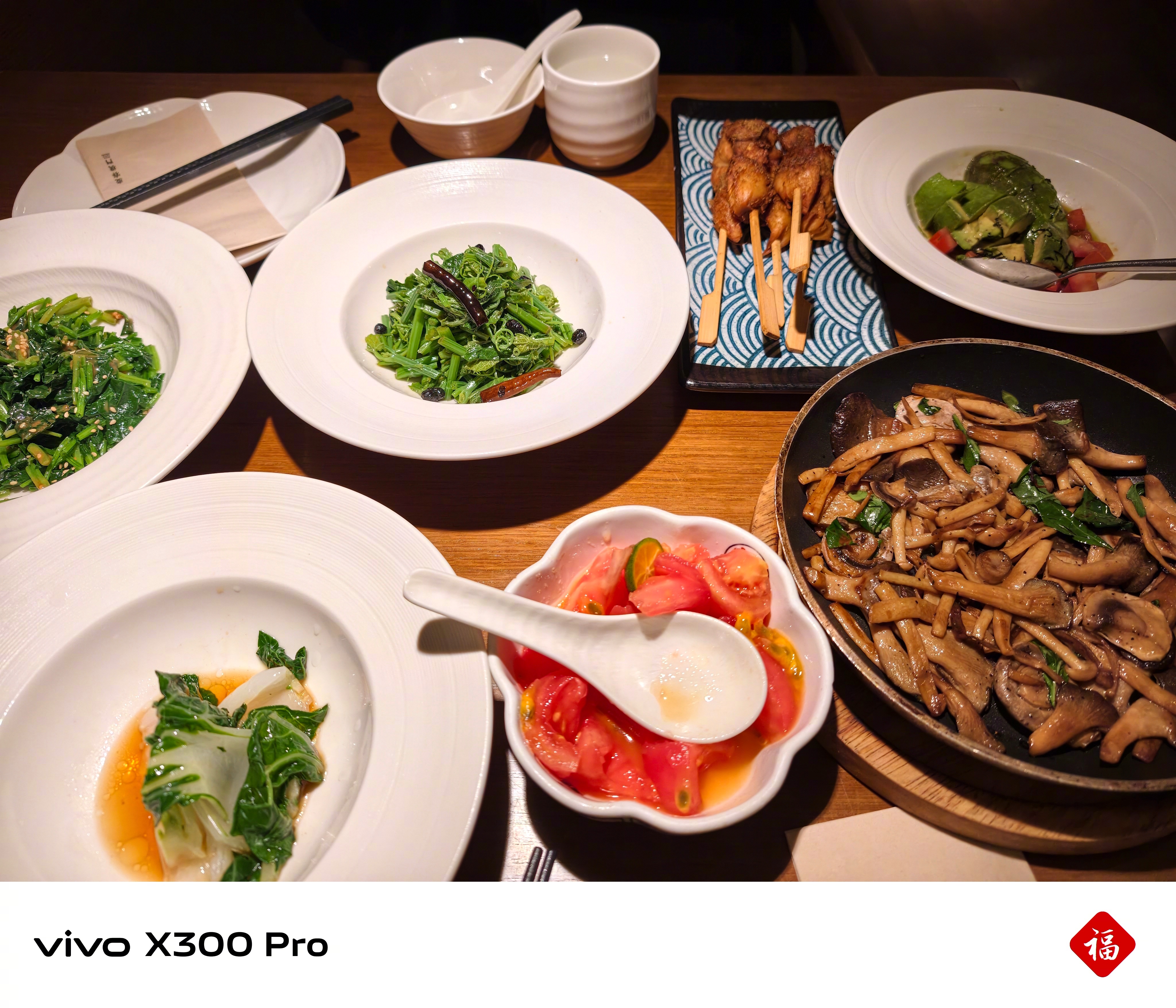 朋友请吃全素宴，平时排队近百，今天工作日都要排队10+。 深圳·庆春朴门(华润万