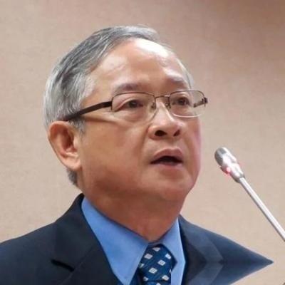 台湾知名人士林郁方曾言：“我实在看不懂大陆造那么多武器装备，造那么多航母干什么，