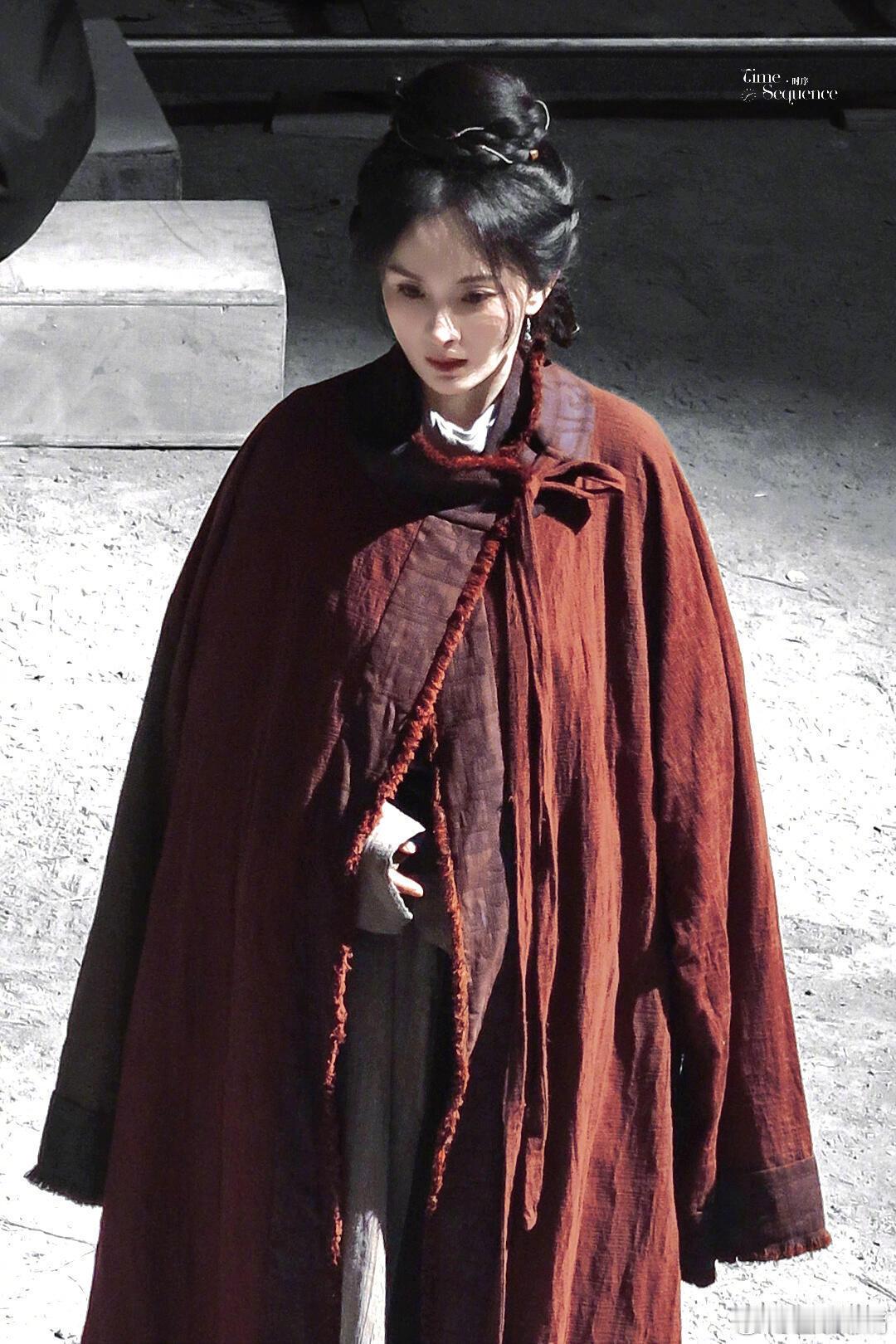 杨幂 越素越美杨幂越素越美，怎么穿麻衣都那么美啊！不愧是我昨天说的85🌸星光第