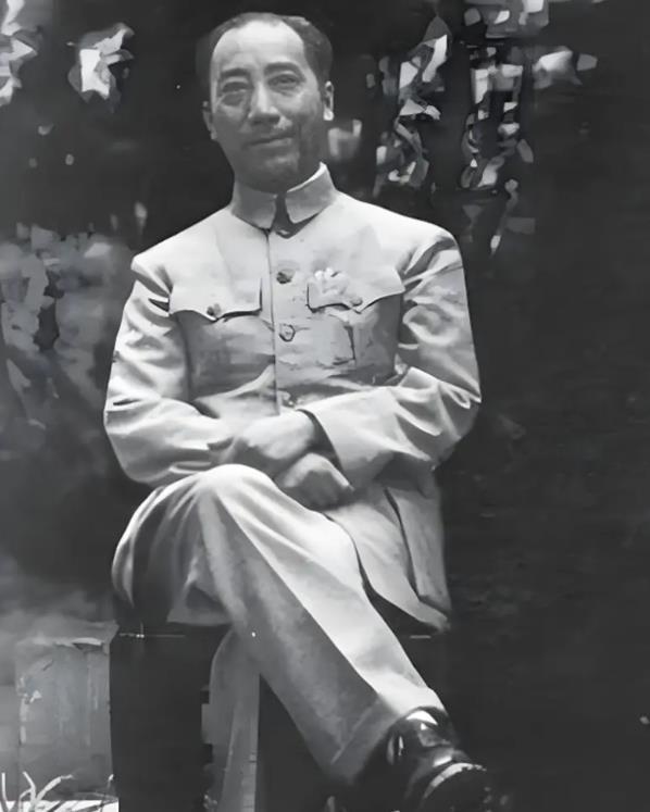 戴笠根本没死？“诈死”骗蒋介石？揭秘特工之王戴笠死亡的真相

戴笠，字雨农，18