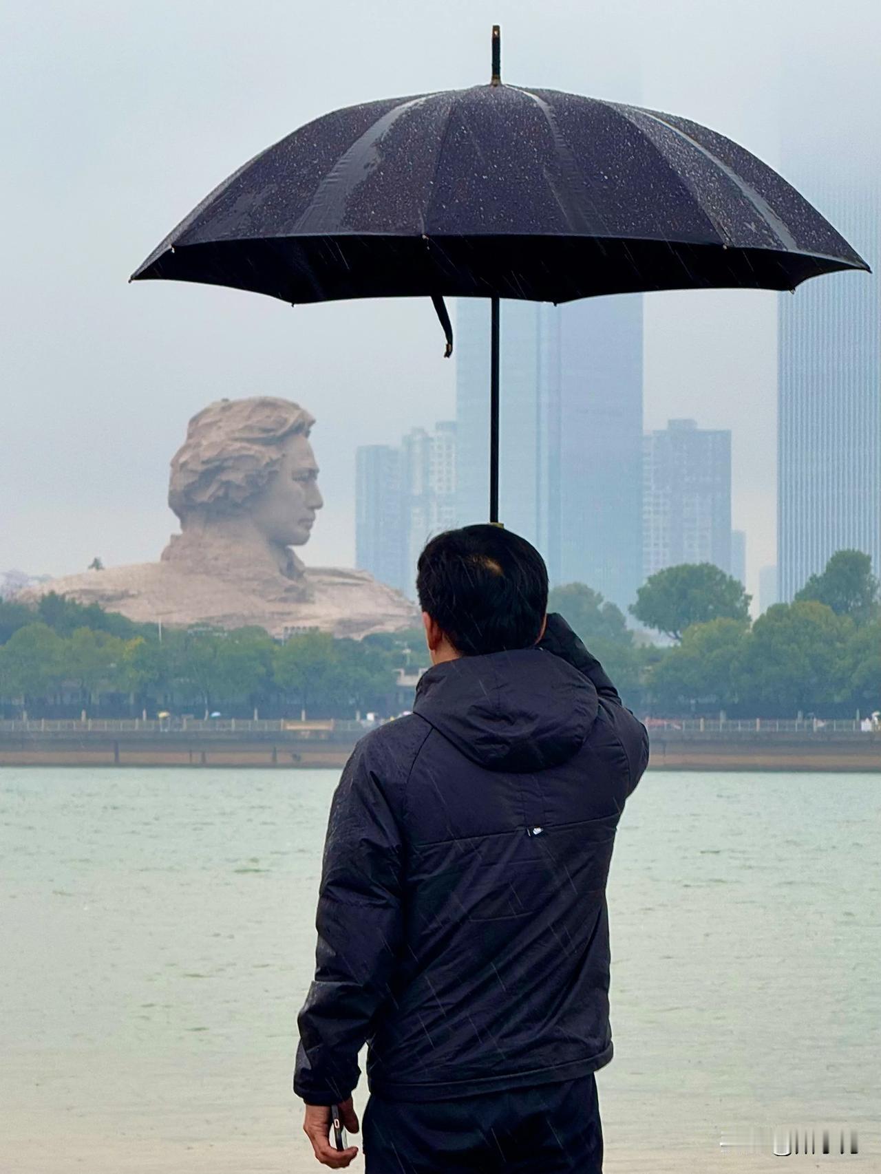 我的春节假期安排长沙，下雨了～