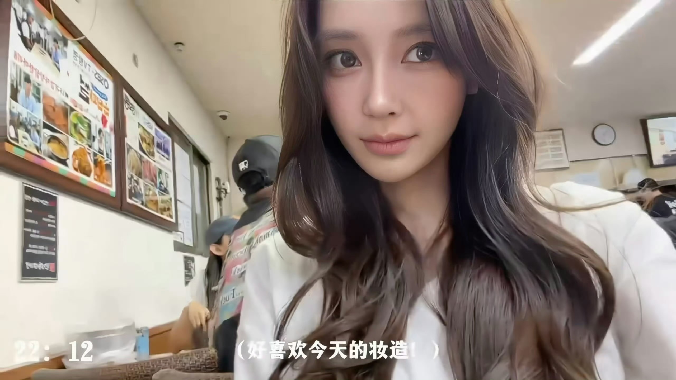angelababy  angelababy三拾澄明七堇新荔 “你是被光偏爱的，