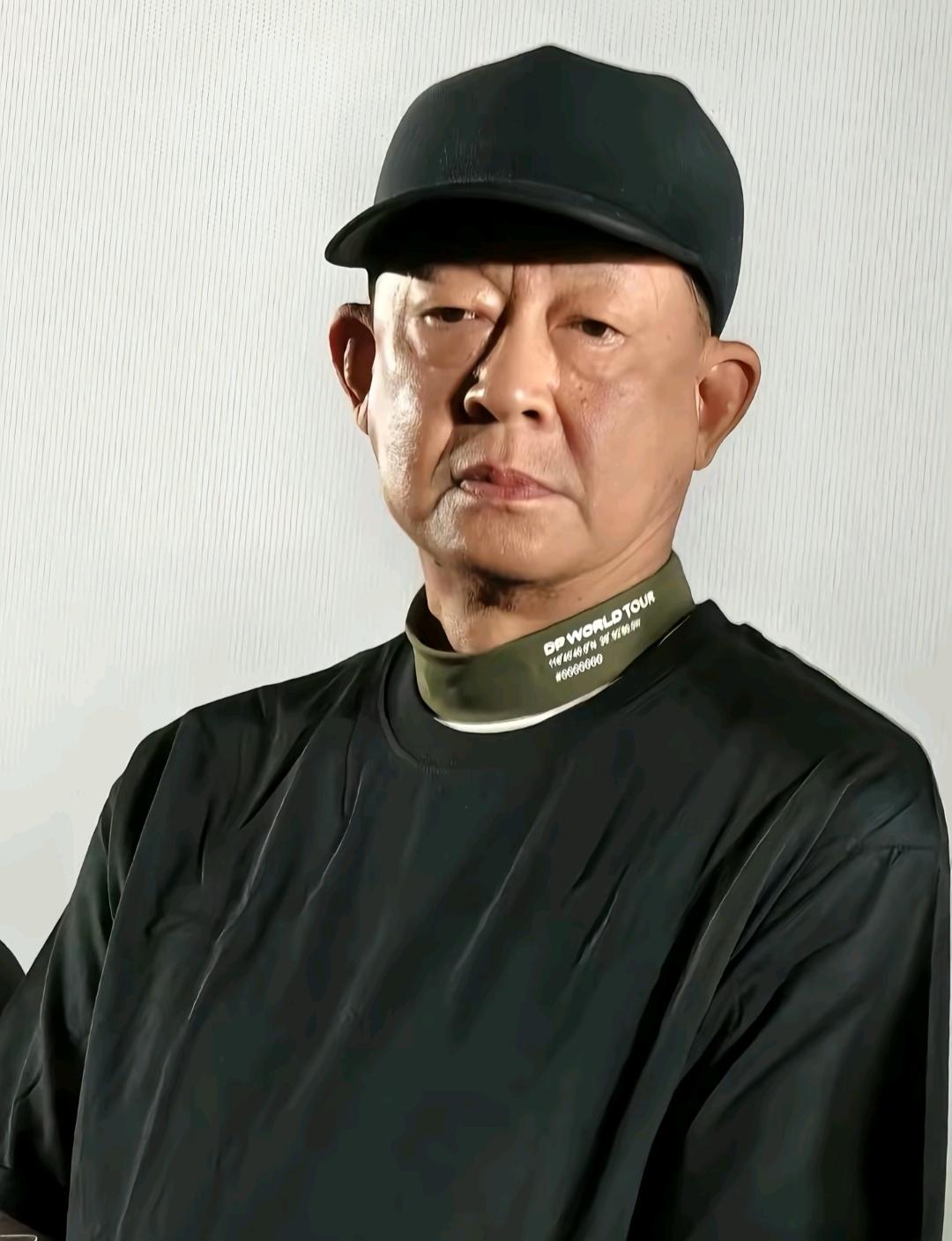 演员王志文说，
他死后不留骨灰，
不买墓地不立碑，
直接把骨灰撒海里或者埋树下。