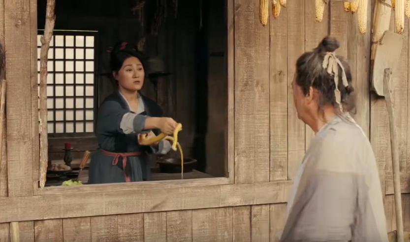 才发现，《鹊刀门》四娘拿的蛇是真的。 ​​​