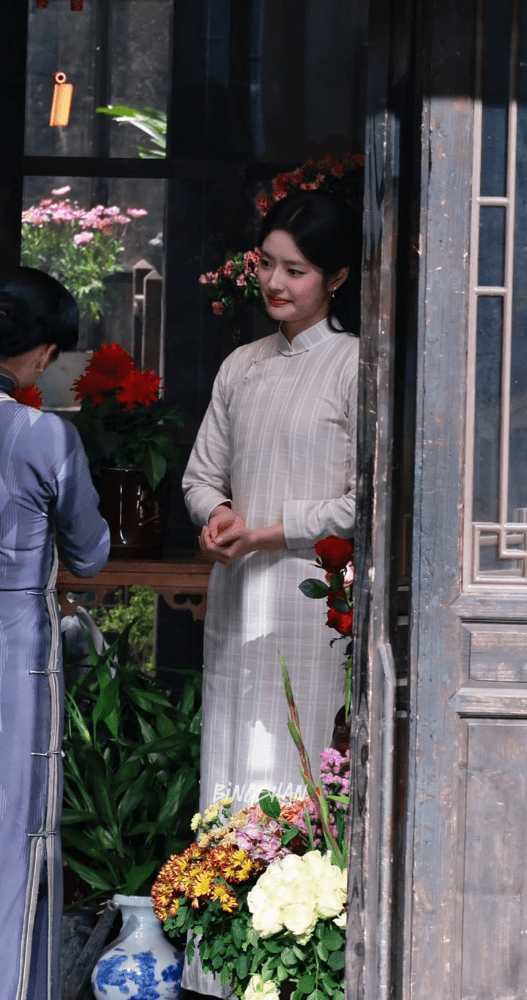 玉簟秋吻戏1秒纯欲2秒禁忌《玉簟秋》的这段吻戏简直是氛围感拉满！1秒纯欲时，轻柔