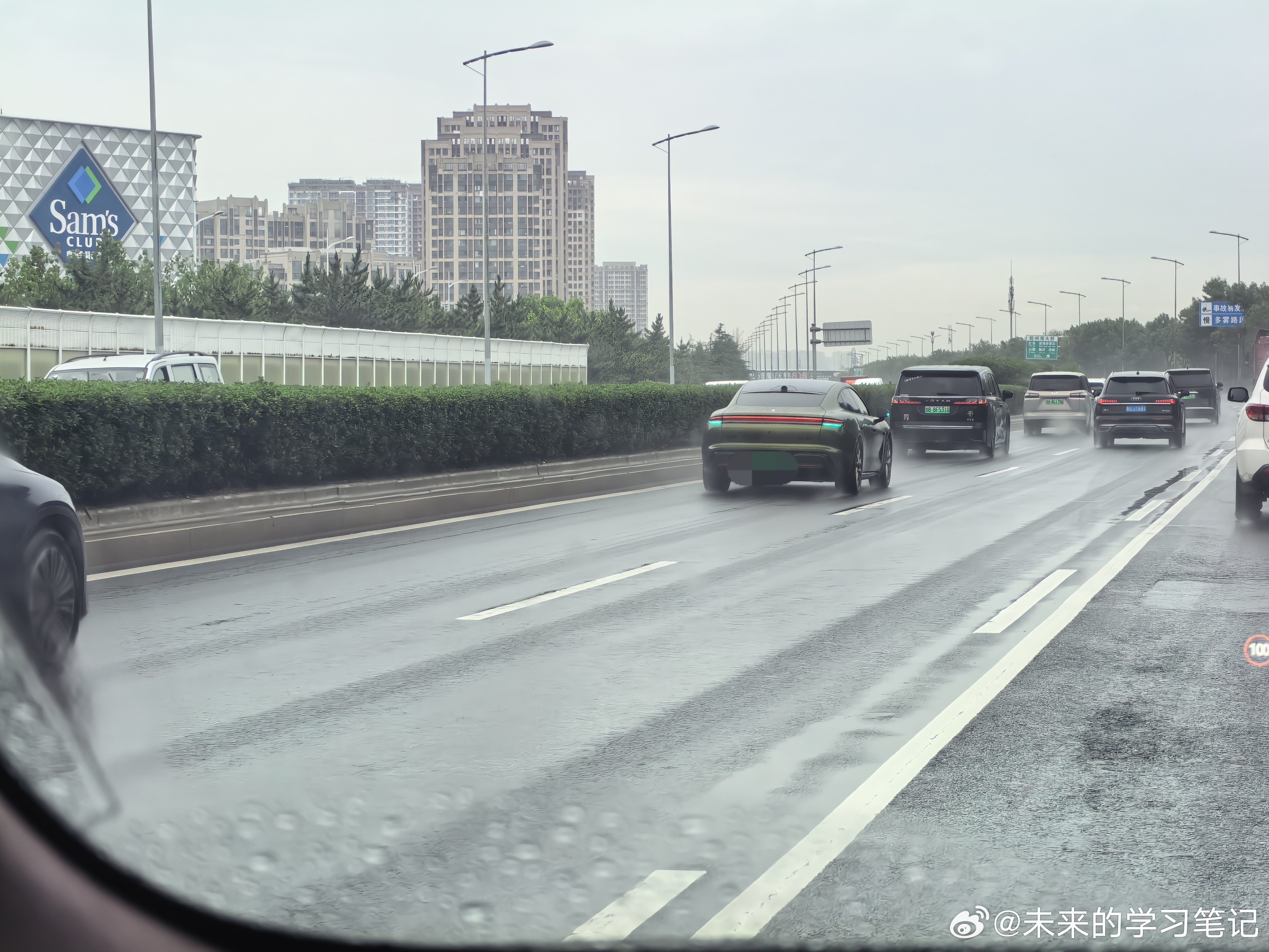 最近尚界z7 马路上确实越来越多了