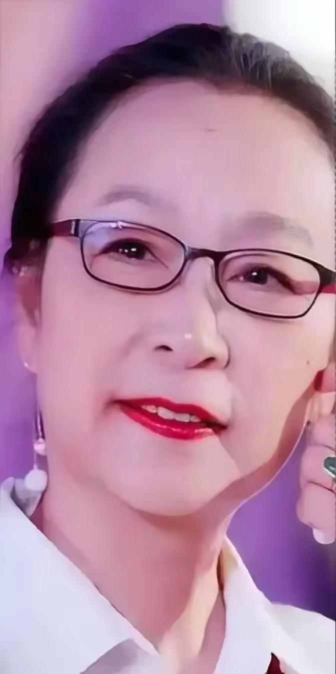 奚美娟一句“不想解释”，戳破了多少人对明星隐私的执念！

三十年独自带大孩子，把