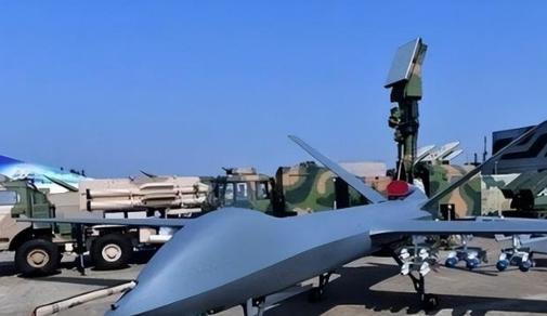 俄专家评价：中国很多武器性能超过美国，但都有一个共同缺点！中国造的新式武器越来越