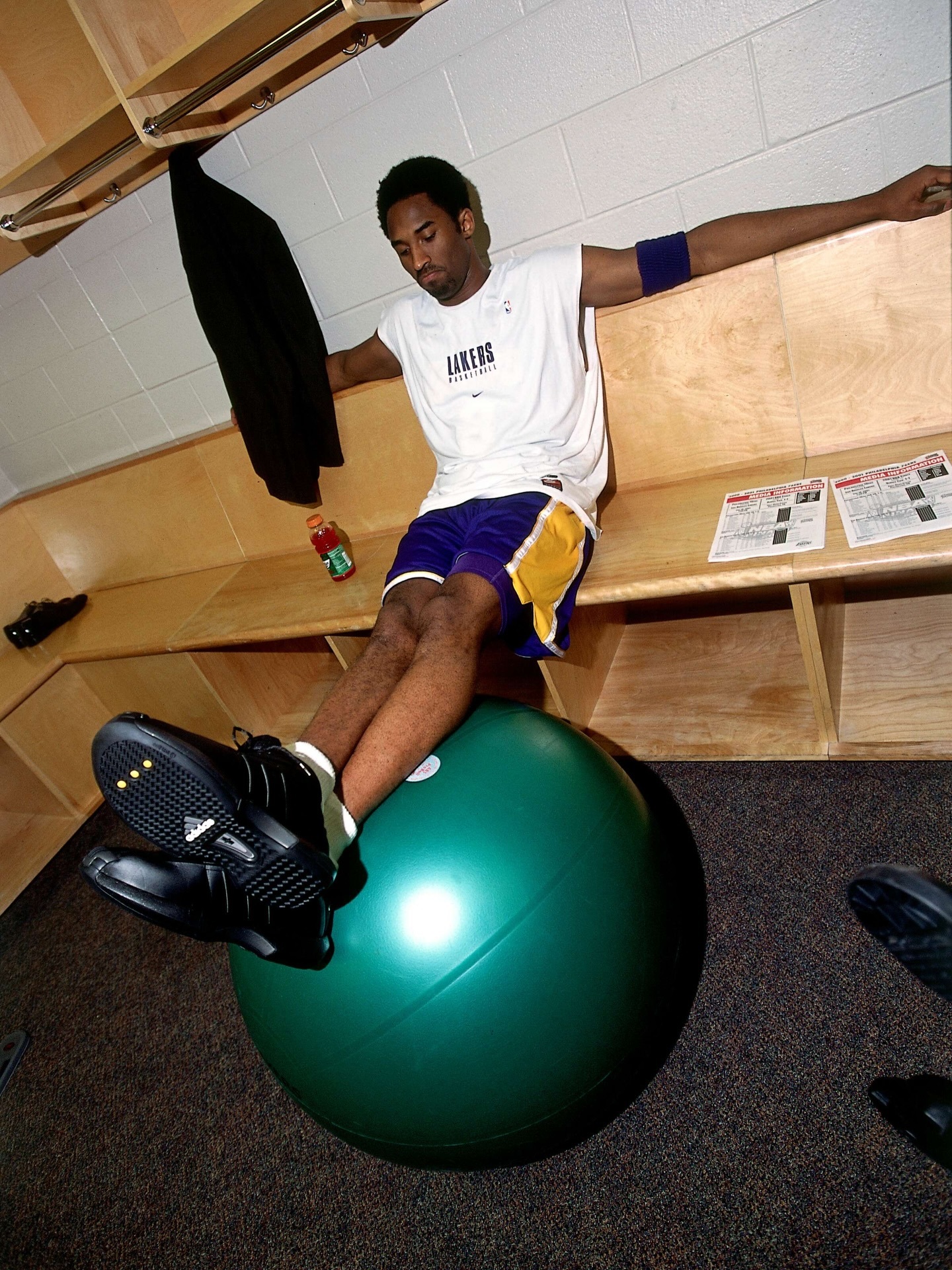 Kobe Bryant  健身球科比