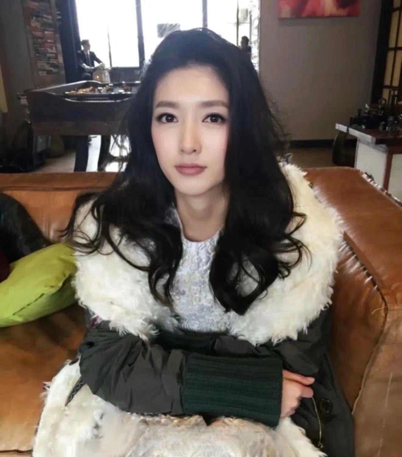 江疏影早年营业照片合集。 理解成为胡歌 超越胡歌