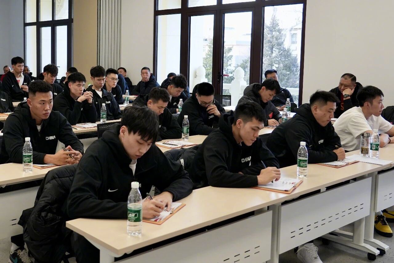 #中国男篮9名队员逐一反思#【中国男篮9名队员逐一进行个人反思】#中国男篮9名队