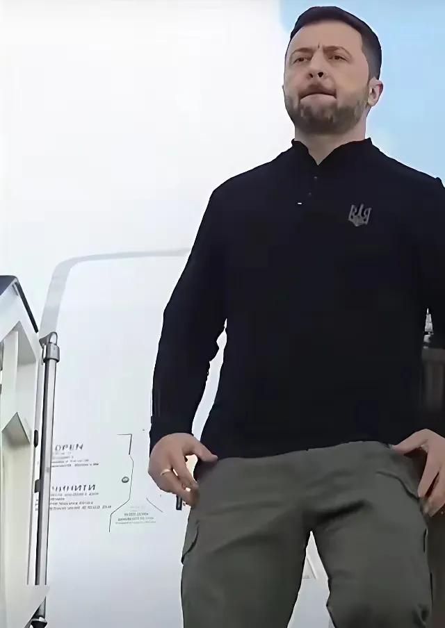 泽连斯基终于明白了！乌克兰这几年战乱不休，终于明白了一个“痛彻心扉”的道理：敌人