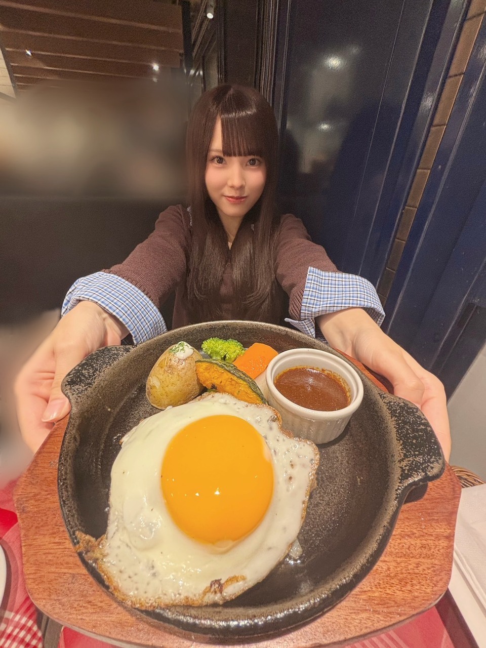森平麗心「「じゃーん！！」ハンバーグ美味しかったです☺️後から、目玉焼きしか写っ