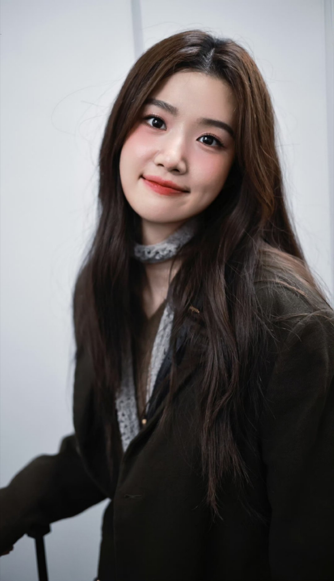 好美啊…这套穿搭好好看😻，卢昱晓这个女人就这样美翻机场