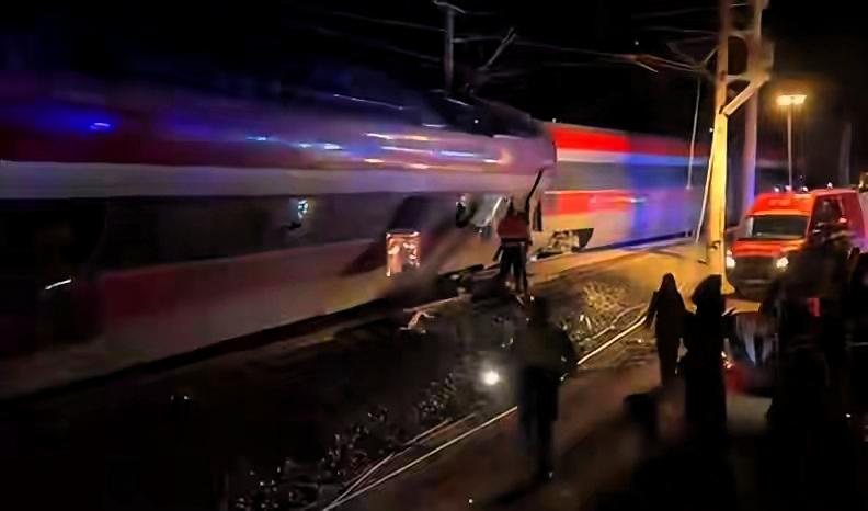 悲剧瞬间发生，高铁脱轨与对向一列车相撞，造成100余人死伤，事发西班牙。当地时间