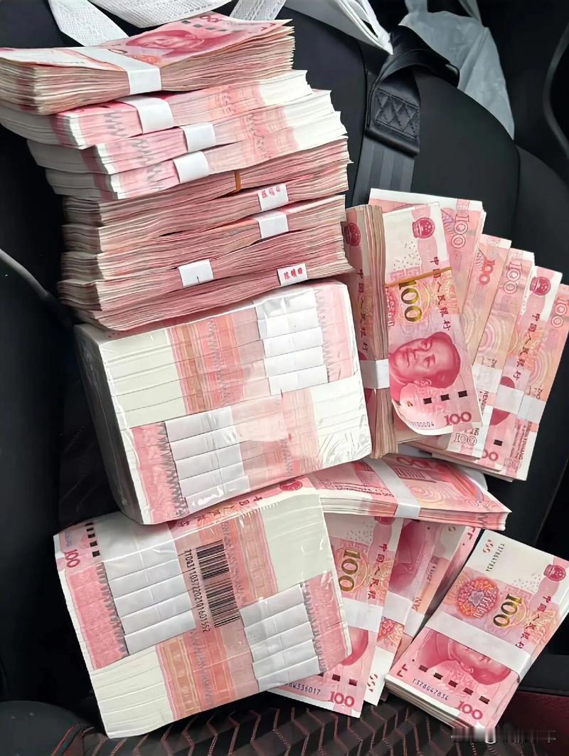 你是不是觉得开上一辆好车就特别有面子？
自己不过是个普通人，就因为开了辆豪车，就