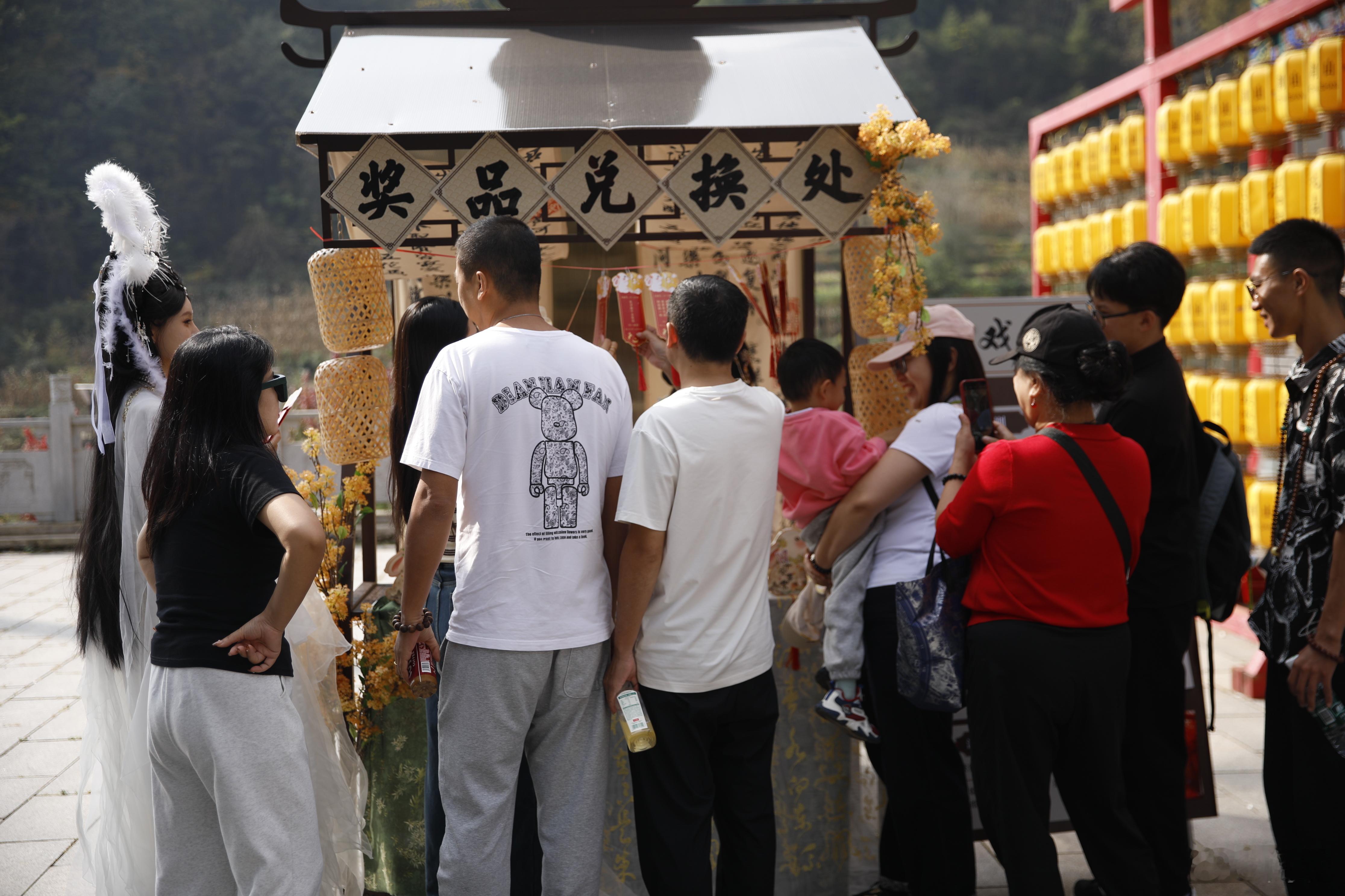 辽宁春节祈福首选！铁刹山赶头香、开鸿运，超强磁场加持，黑妈妈庇佑，逛新春市集参与