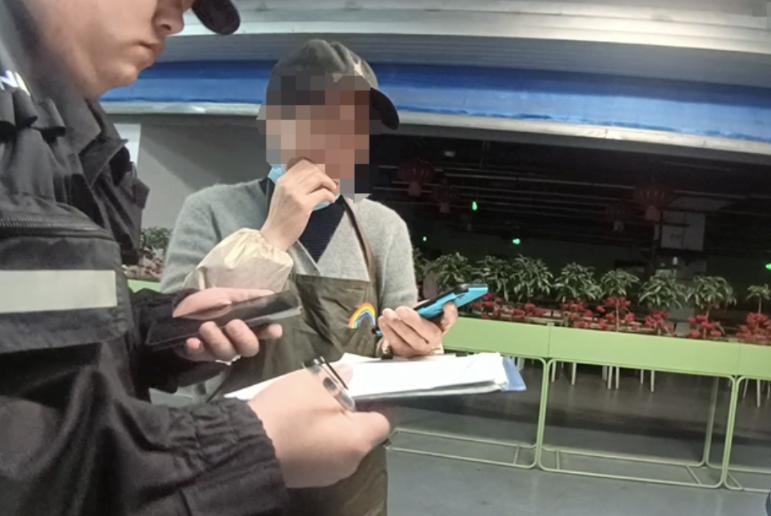 简直离谱！杭州，一女子租下月租 8500 元的 130 方大宅，从南京叫大货车搬
